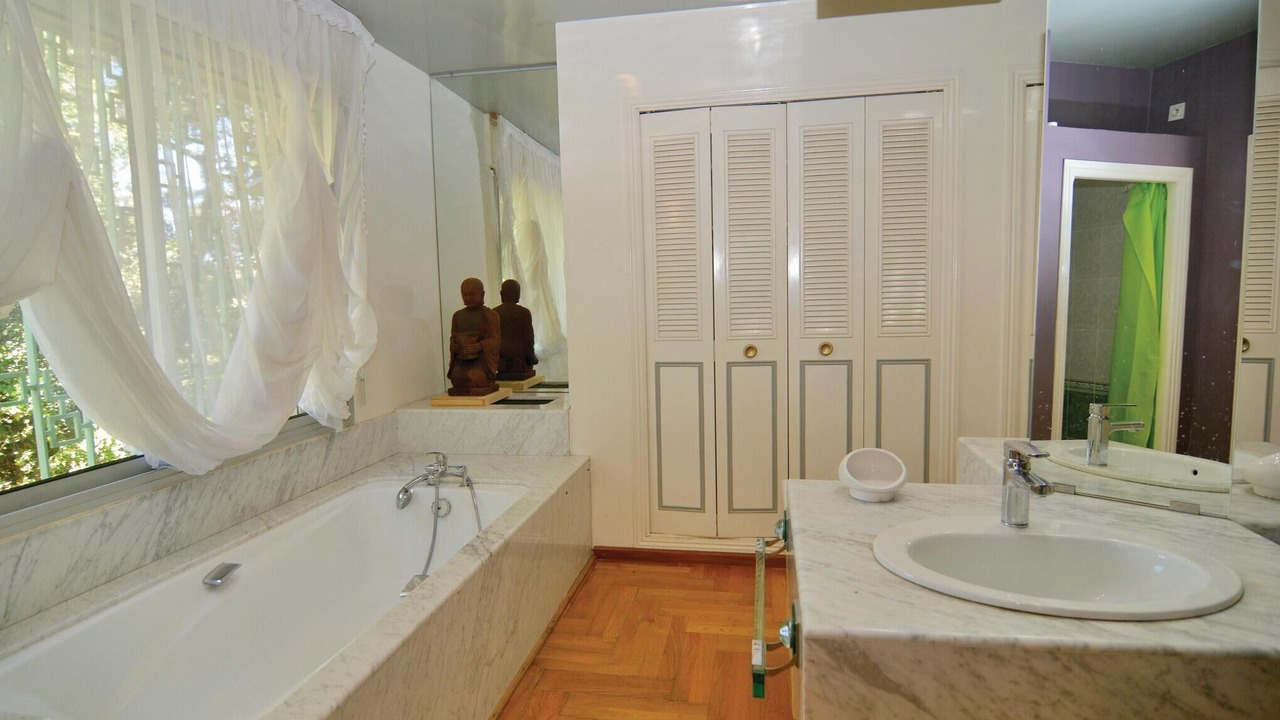 Photo of Bathroom in Aubais