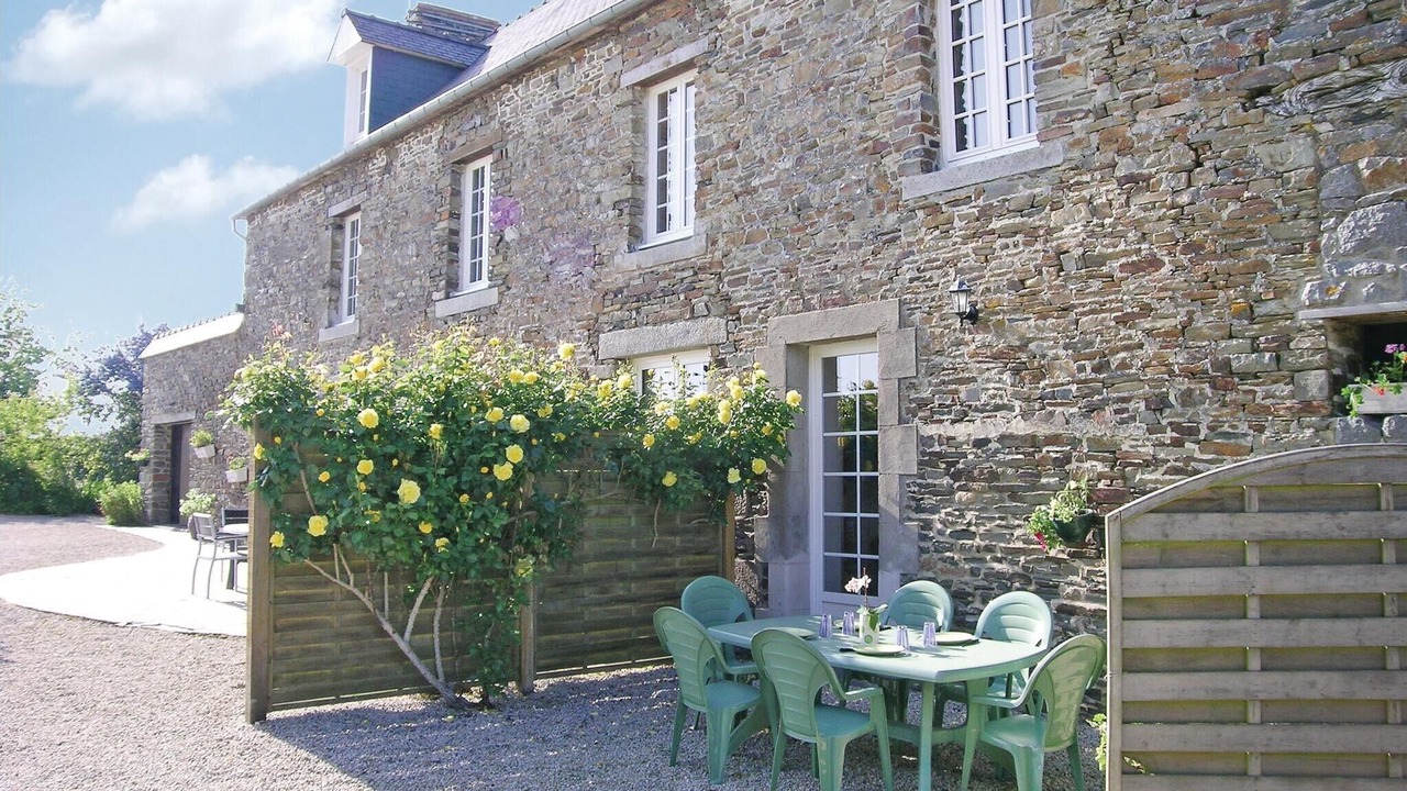 Photo of Outdoor in Roz-Landrieux