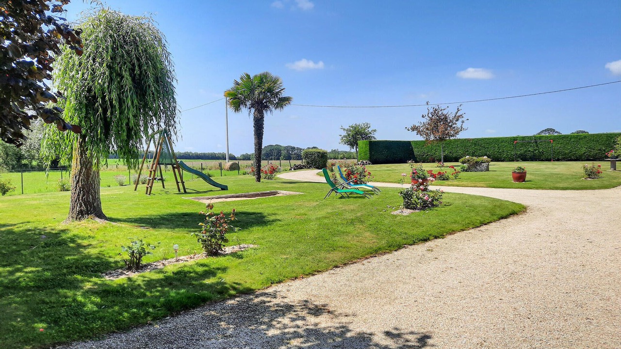 Photo of Others in Roz-Landrieux