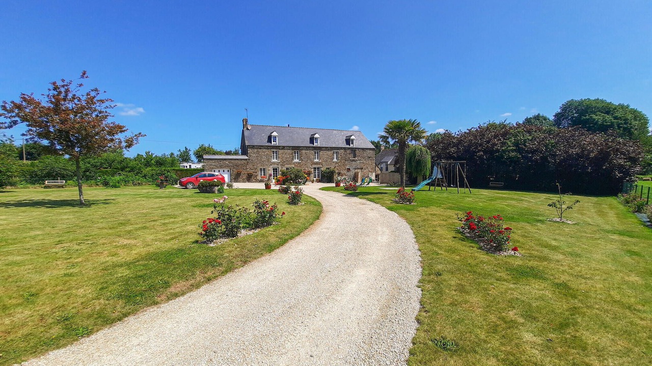 Photo of Others in Roz-Landrieux