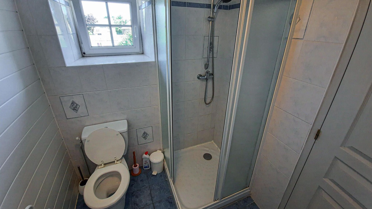 Photo of Bathroom in Roz-Landrieux
