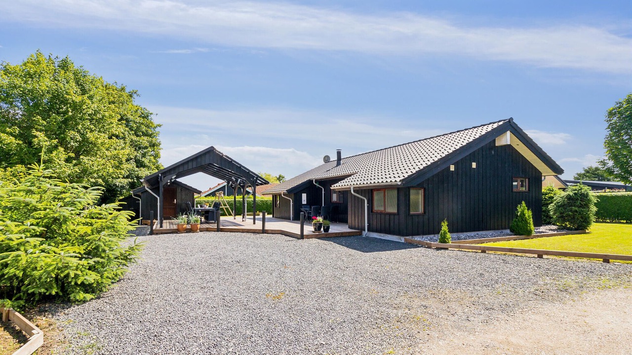 Photo of Others in Bjert