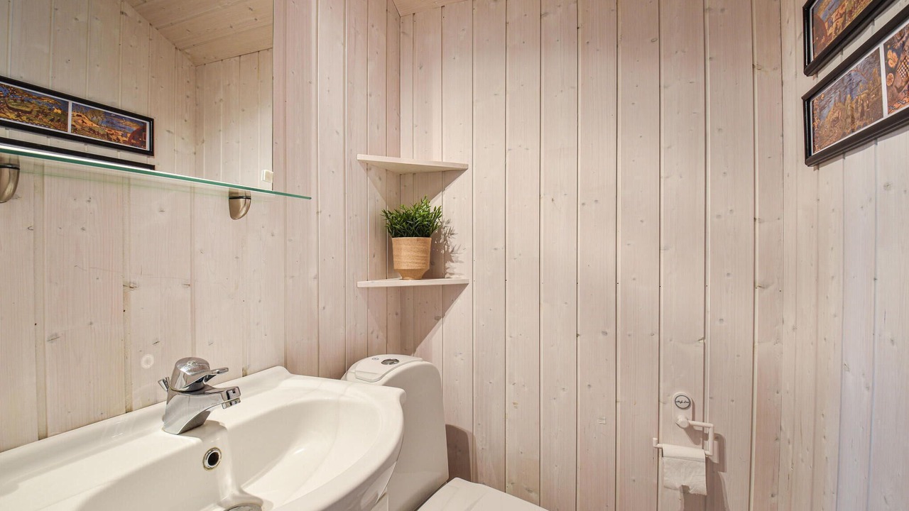 Photo of Bathroom in Houvig