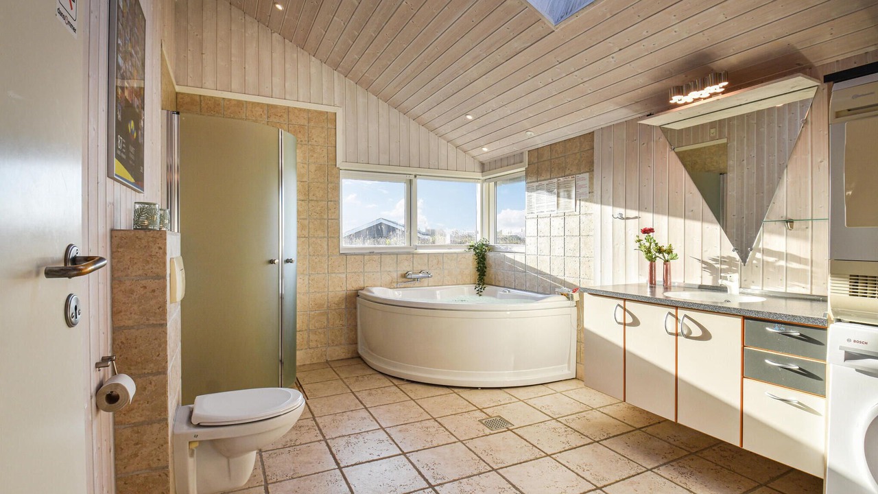 Photo of Bathroom in Houvig