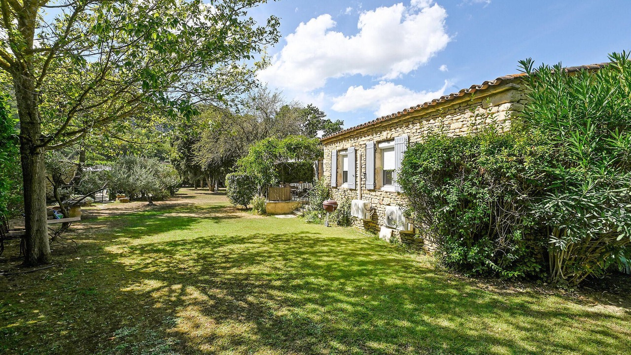 Photo of Others in Maubec