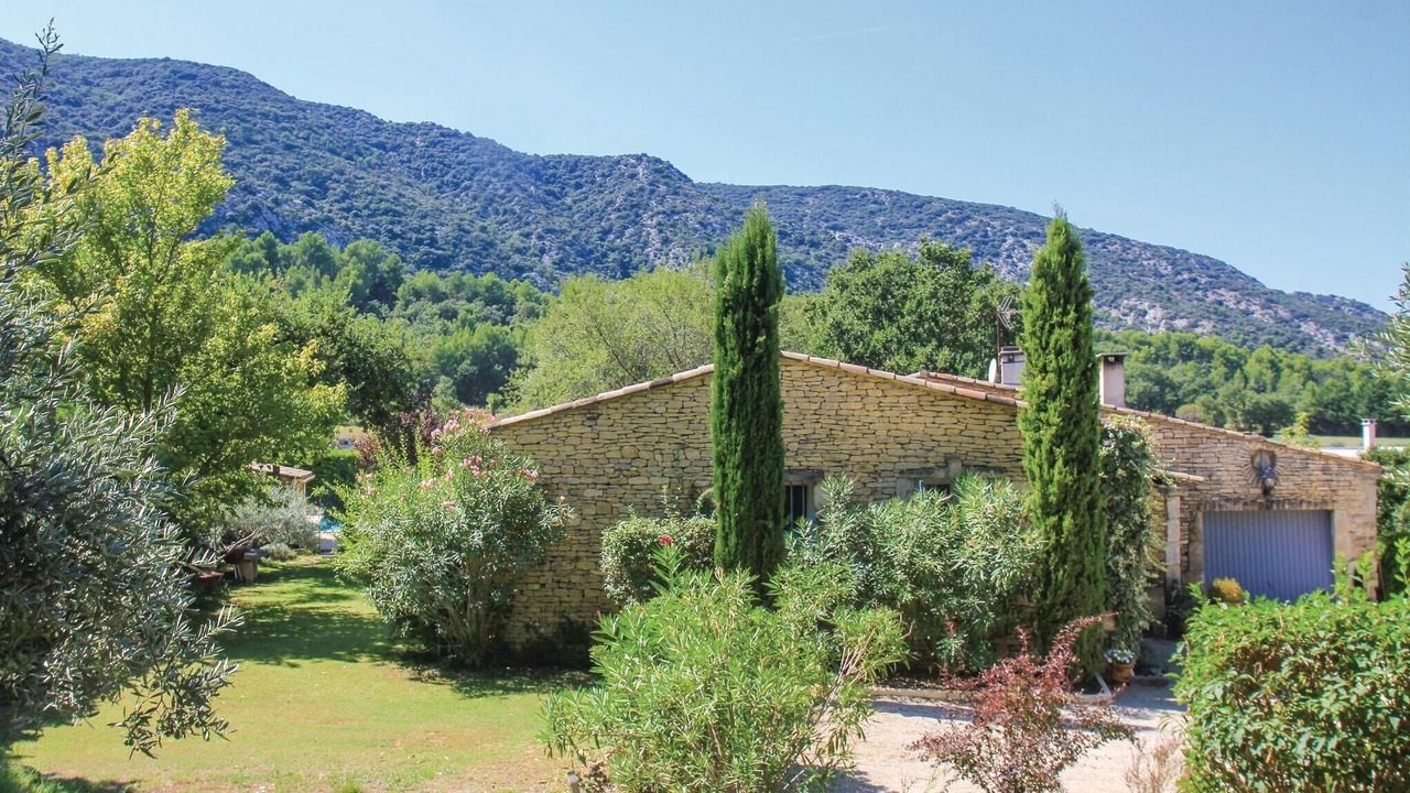 Photo of Others in Maubec