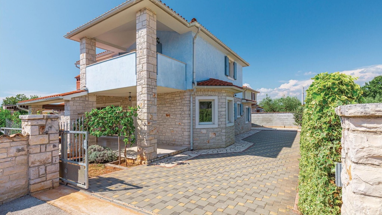Photo of Outdoor in Gajana