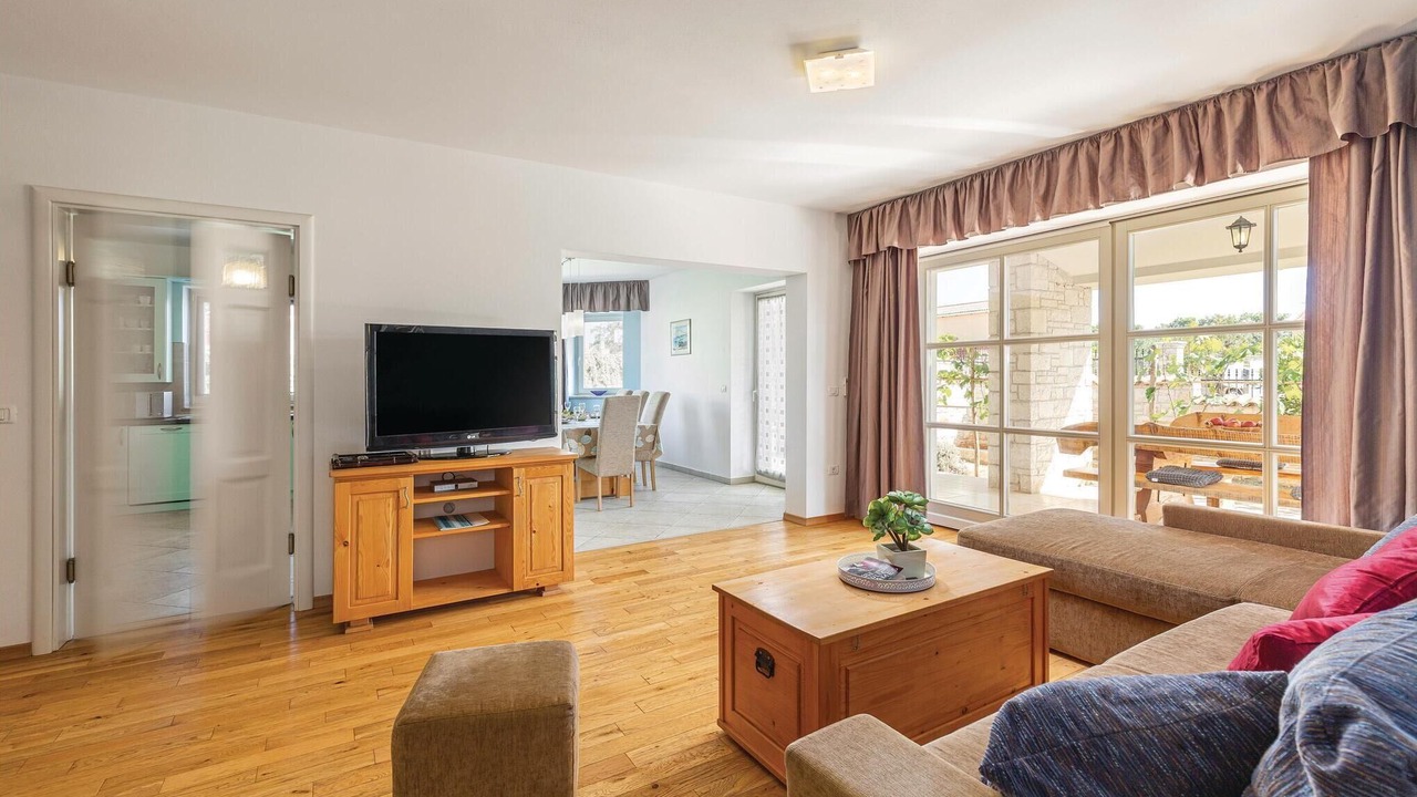 Photo of Bedroom in Gajana