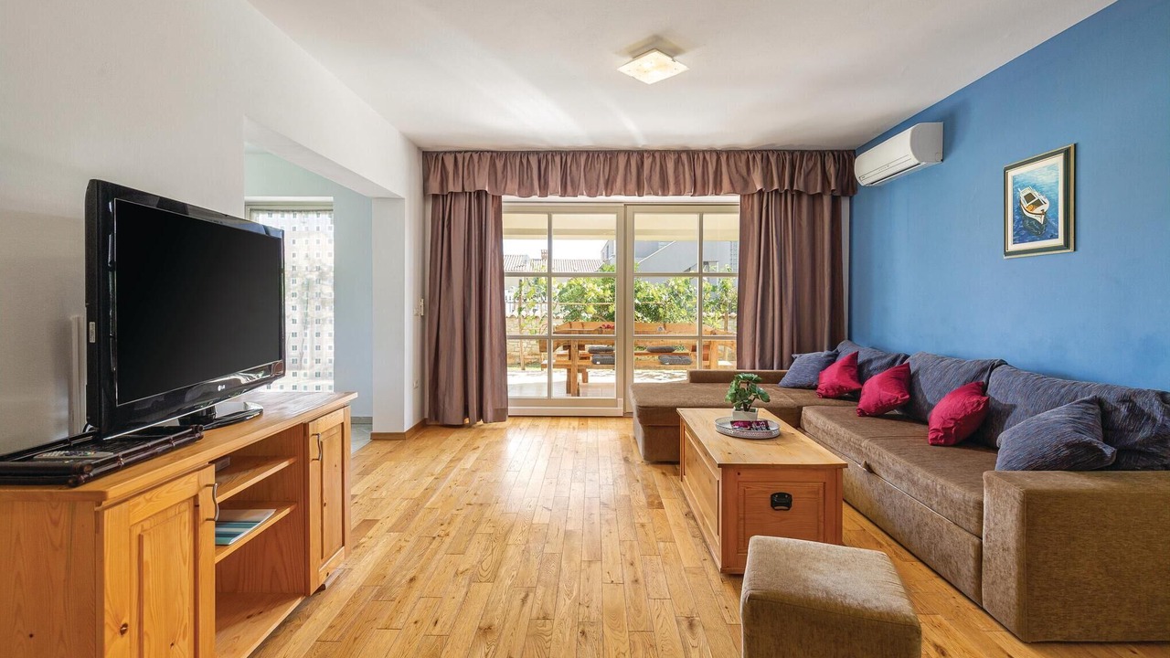 Photo of Bedroom in Gajana