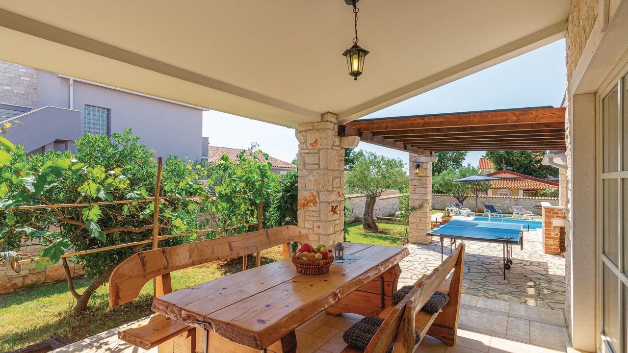 Photo of Patio Balcony in Gajana