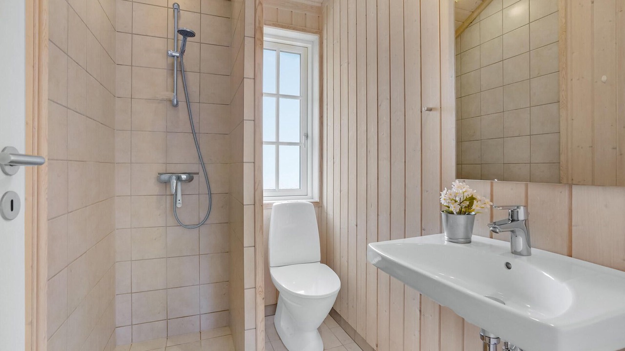 Photo of Bathroom in Flovt Strand