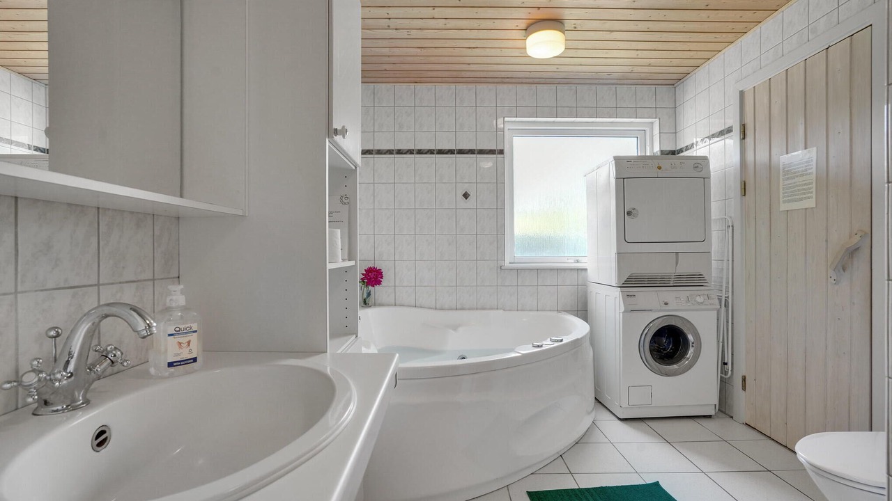 Photo of Bathroom in Bøtø By