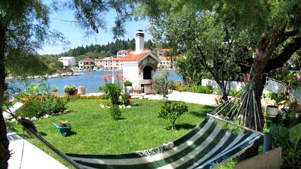 Photo of Outdoor in Blace