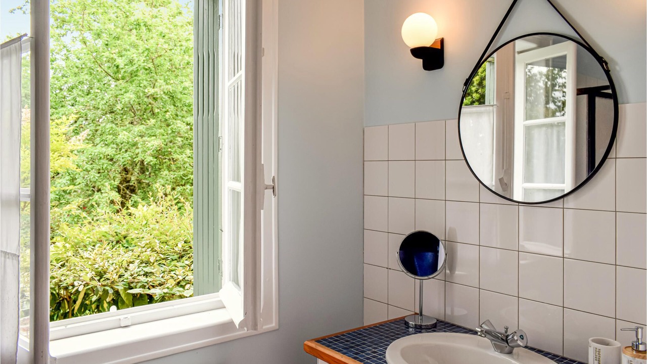 Photo of Bathroom in Bourgougnague