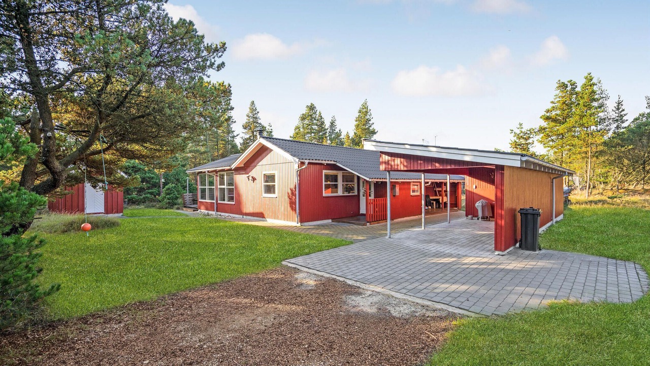 Photo of Others in Ho