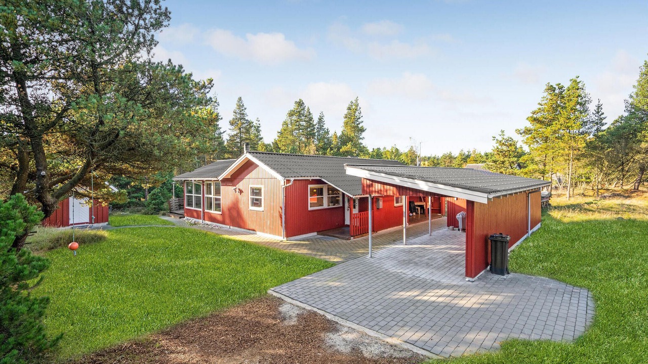 Photo of Others in Ho