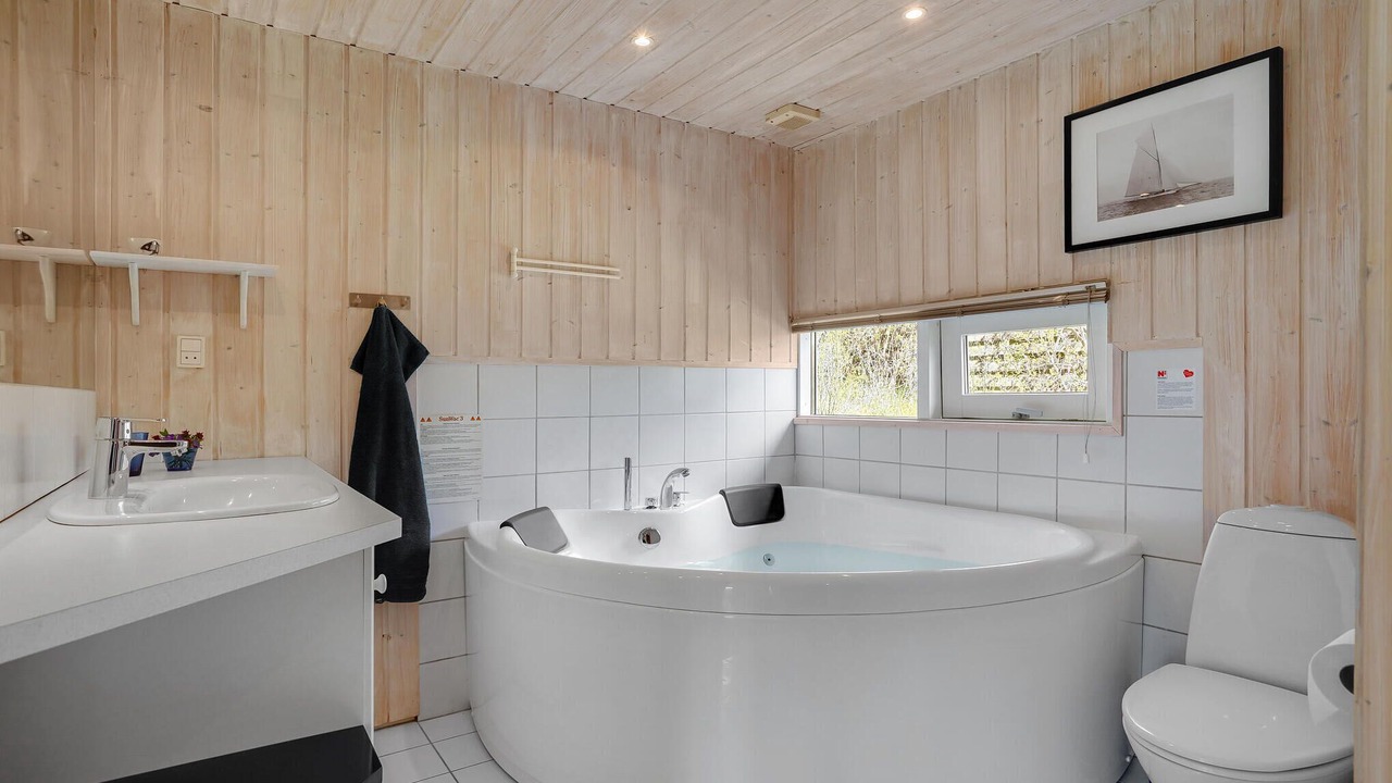 Photo of Bathroom in Lyngsbæk Strand