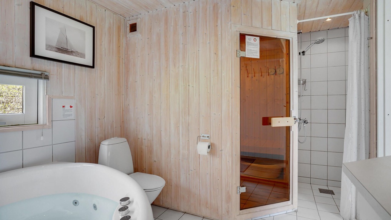 Photo of Bathroom in Lyngsbæk Strand