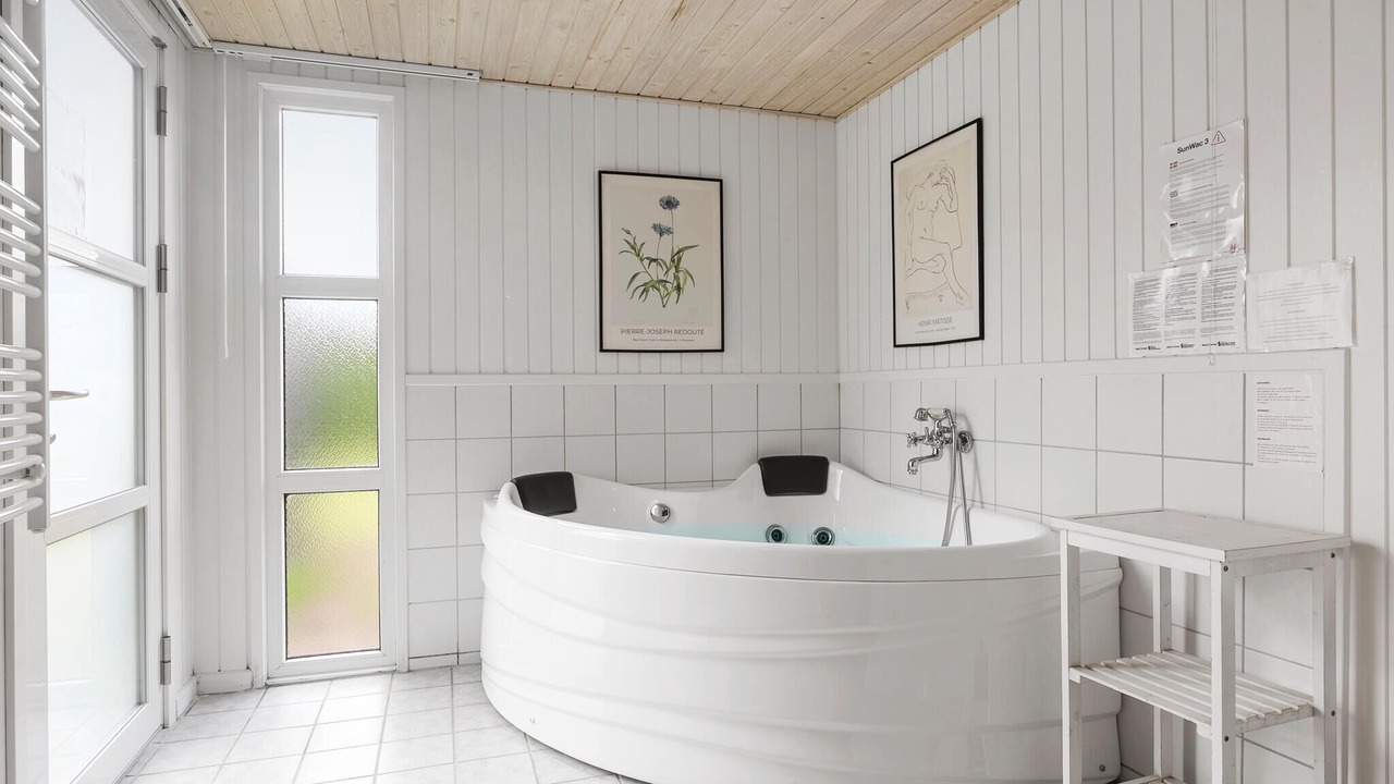 Photo of Bathroom in Mommark Strand