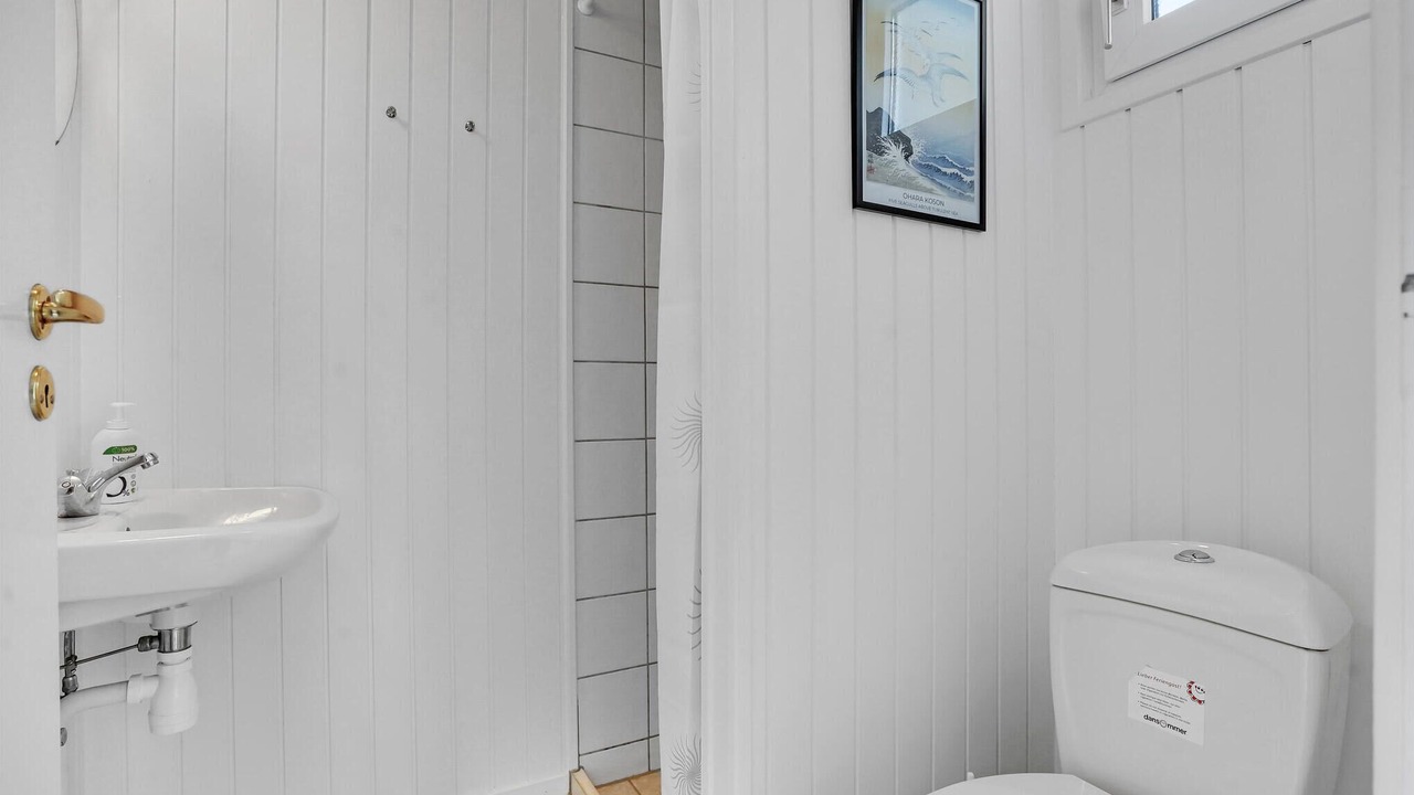 Photo of Bathroom in Mommark Strand