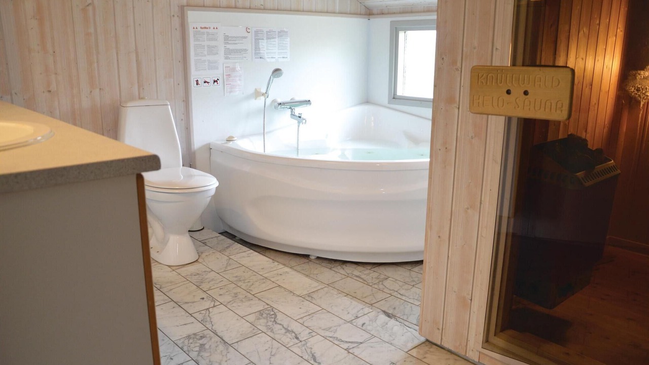 Photo of Bathroom in Houvig