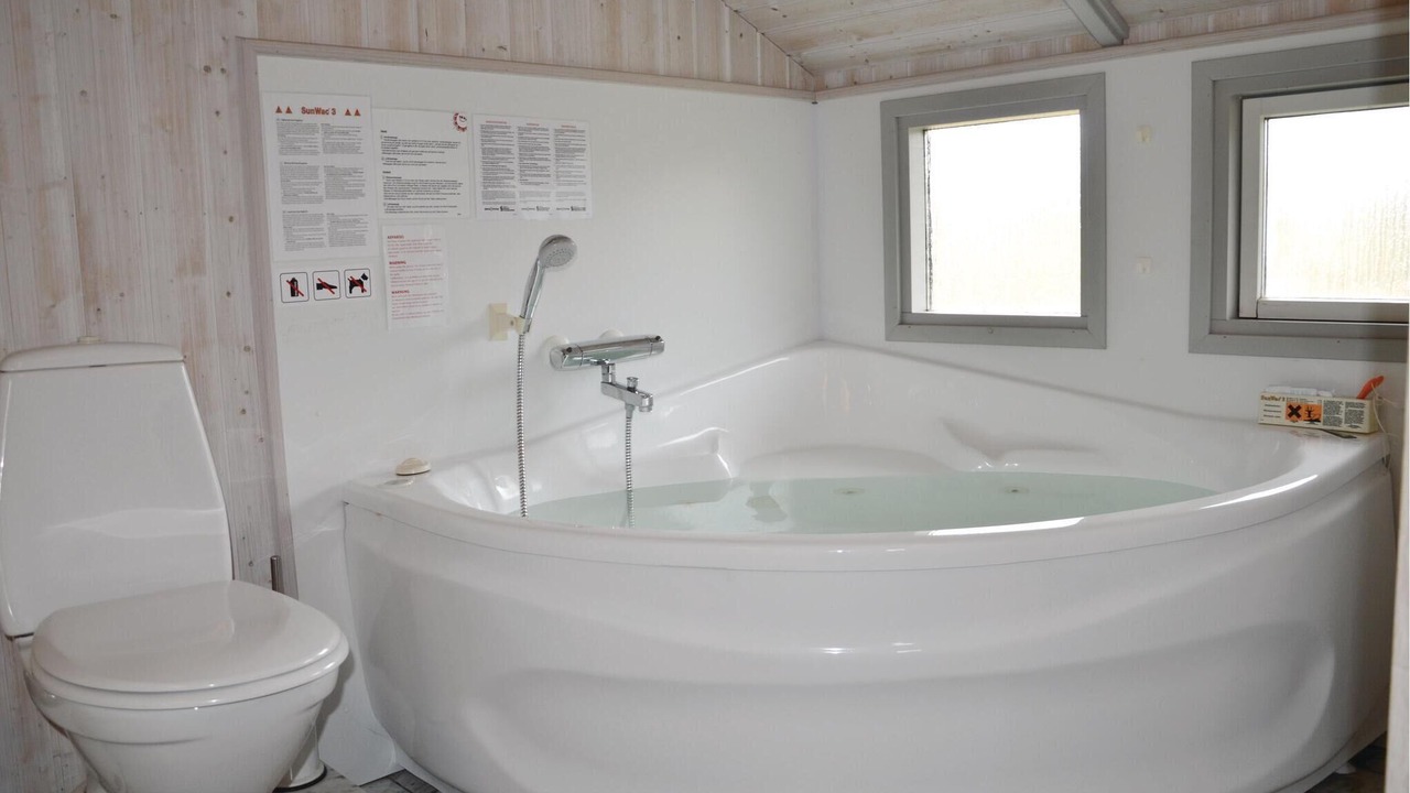 Photo of Bathroom in Houvig