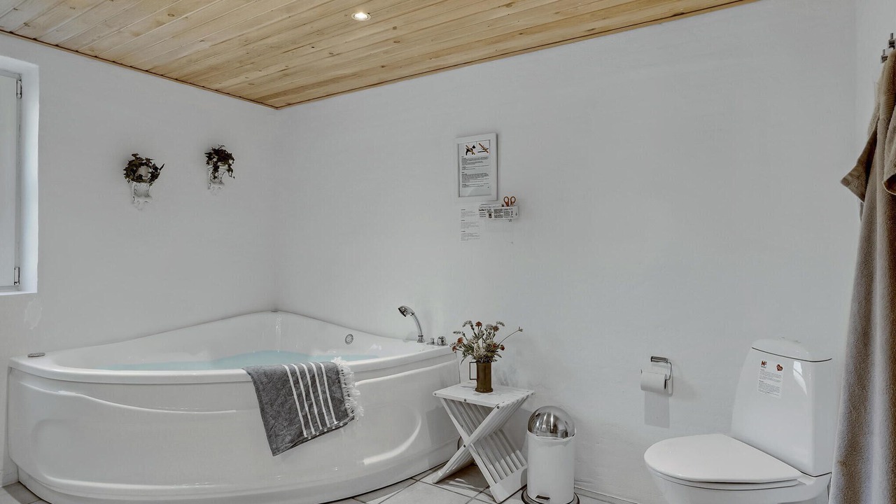 Photo of Bathroom in Jerup