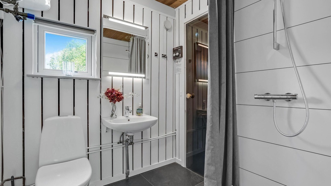 Photo of Bathroom in Helberskov Strand