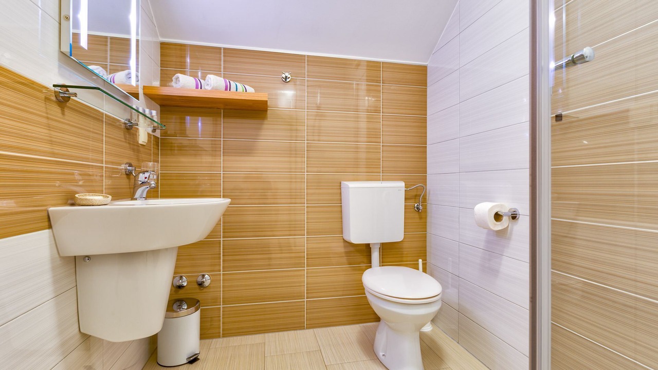 Photo of Bathroom in Cove Murtar