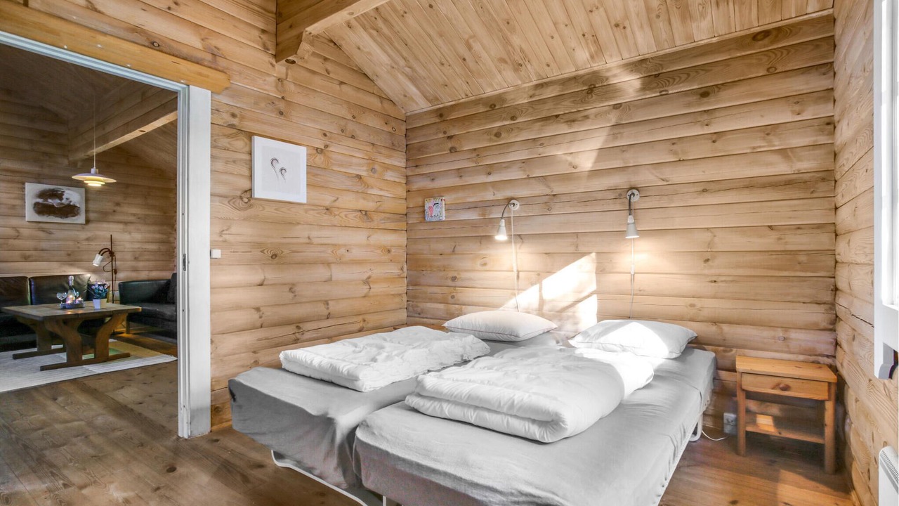 Photo of Others in Ronne