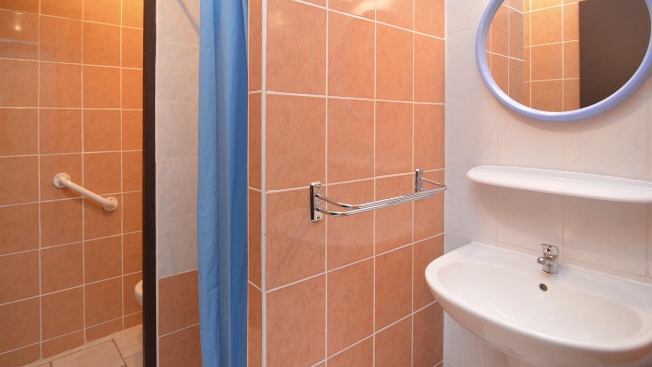 Photo of Bathroom in Courry
