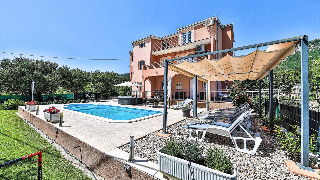 Photo of Outdoor in Kastel Luksic