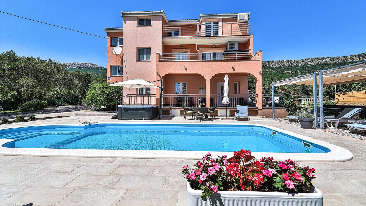 Photo of Outdoor in Kastel Luksic