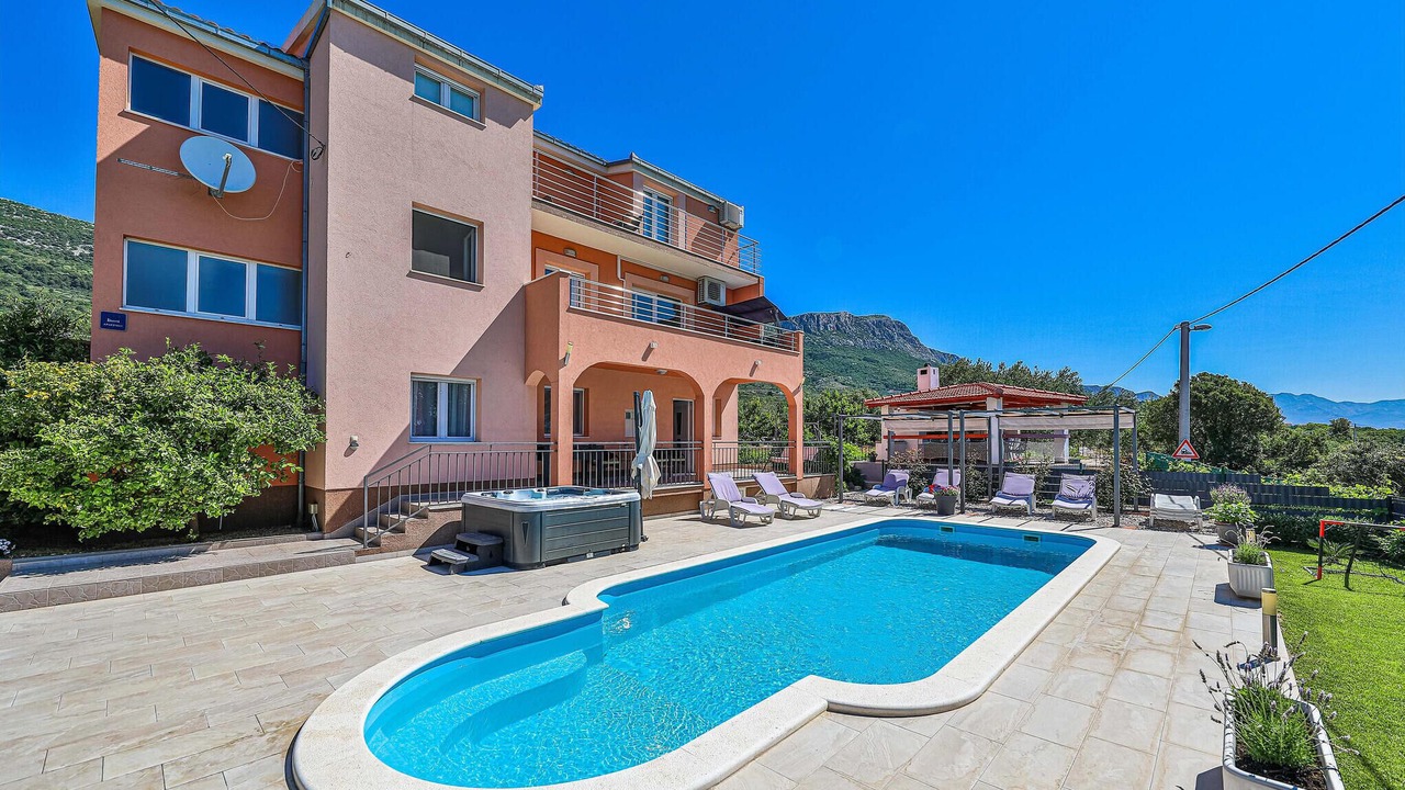 Photo of Outdoor in Kastel Luksic