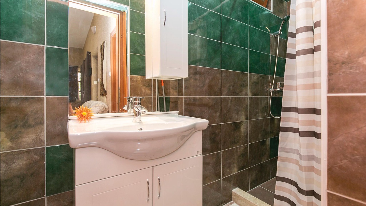 Photo of Bathroom in Ravni
