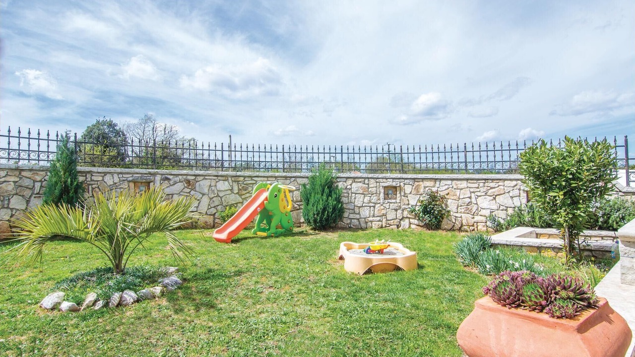 Photo of Outdoor in Zminj