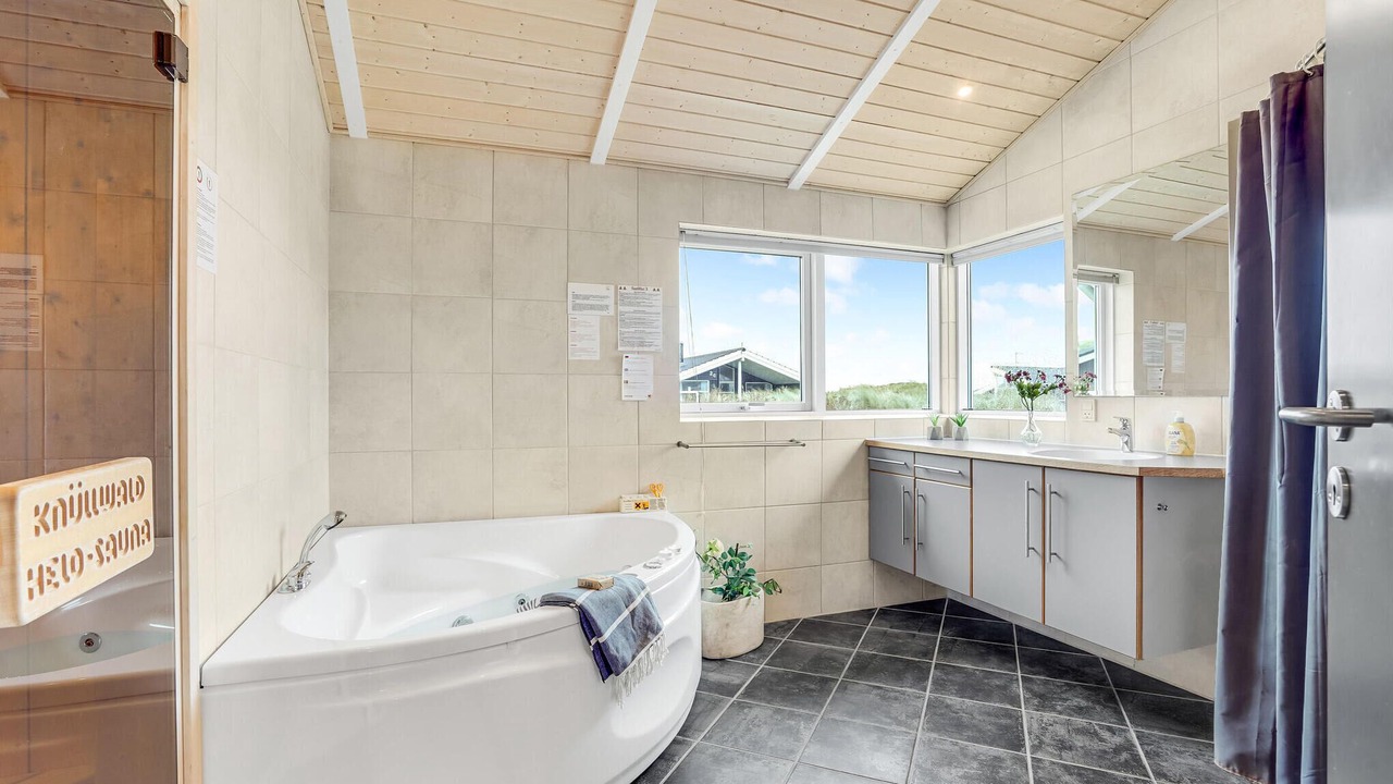 Photo of Bathroom in Hvide Sande