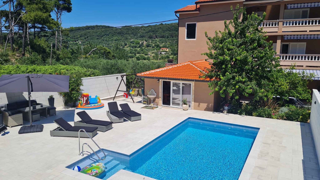 Photo of Outdoor in Mundanije