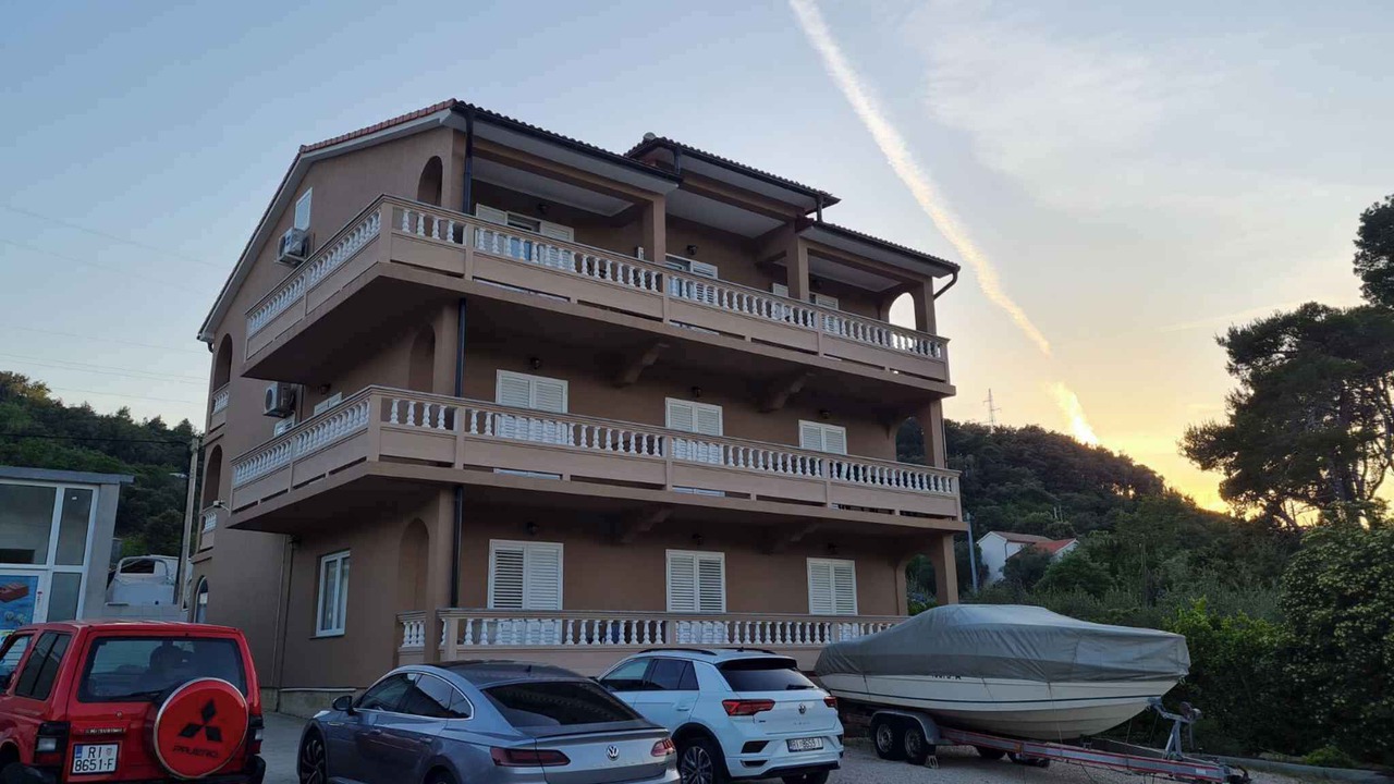 Photo of Outdoor in Mundanije