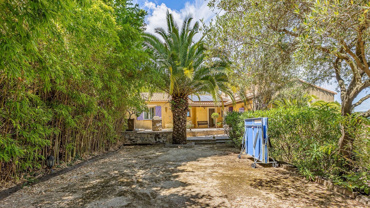 Photo of Others in Roujan