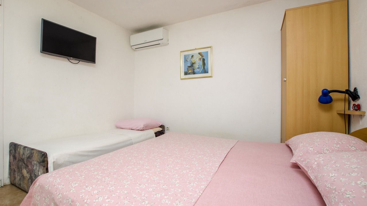 Photo of Bedroom in Maslinica