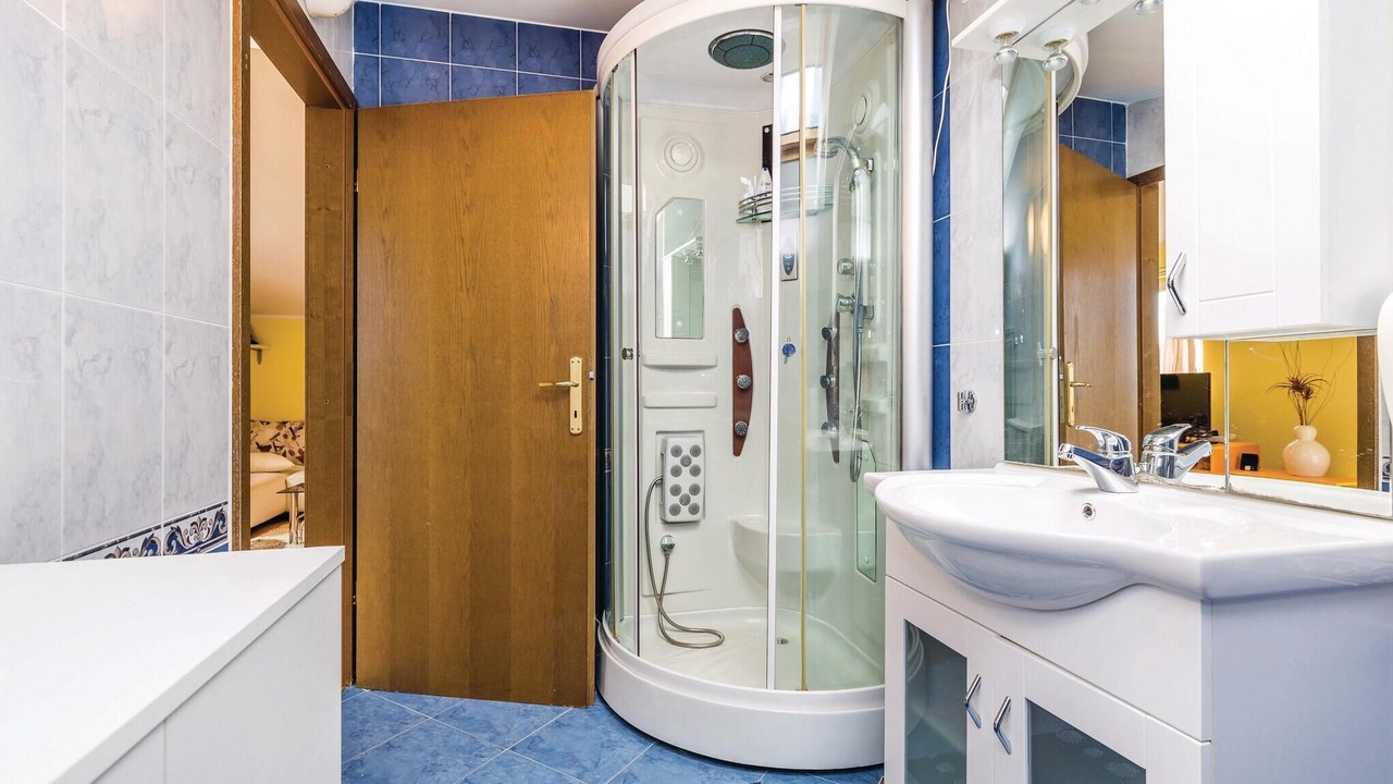 Photo of Bathroom in Pobri