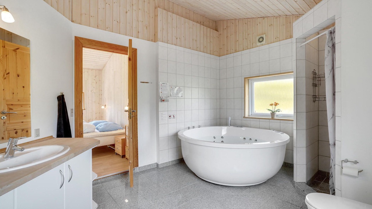 Photo of Bathroom in Helberskov Strand