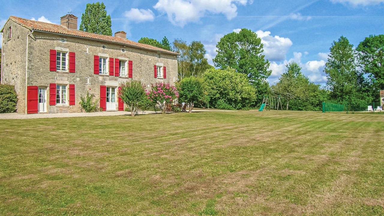 Photo of Others in Saint-Maixent-de-Beugne