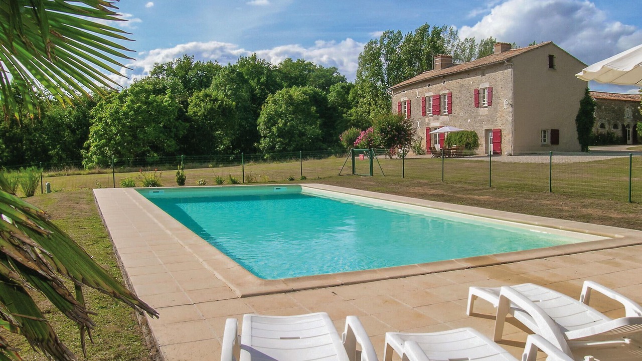 Photo of Outdoor in Saint-Maixent-de-Beugne