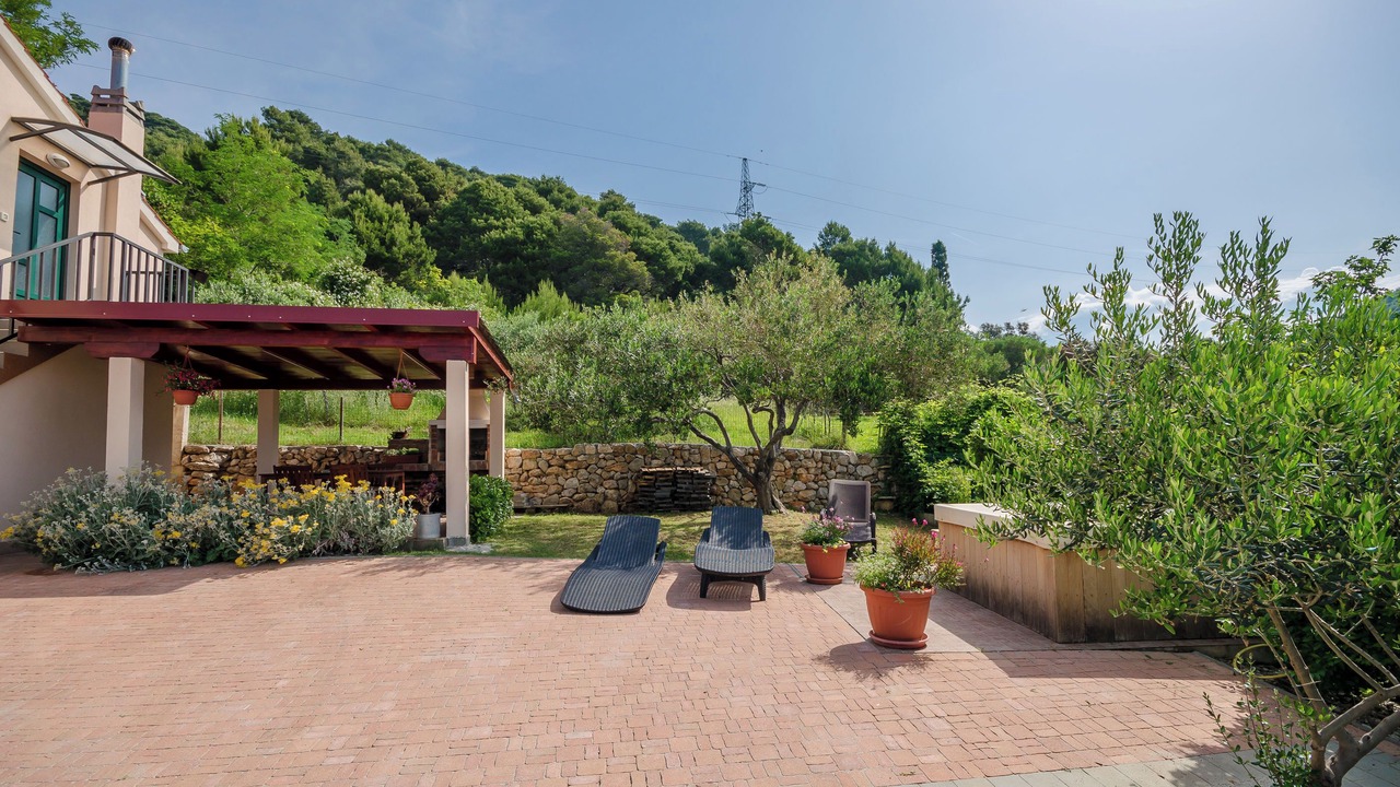 Photo of Outdoor in Barbat na Rabu
