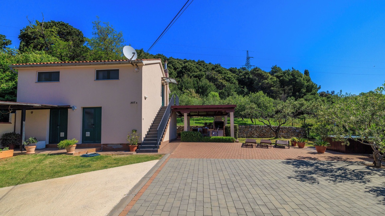 Photo of Outdoor in Barbat na Rabu