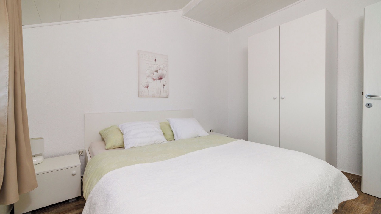 Photo of Bedroom in Barbat na Rabu