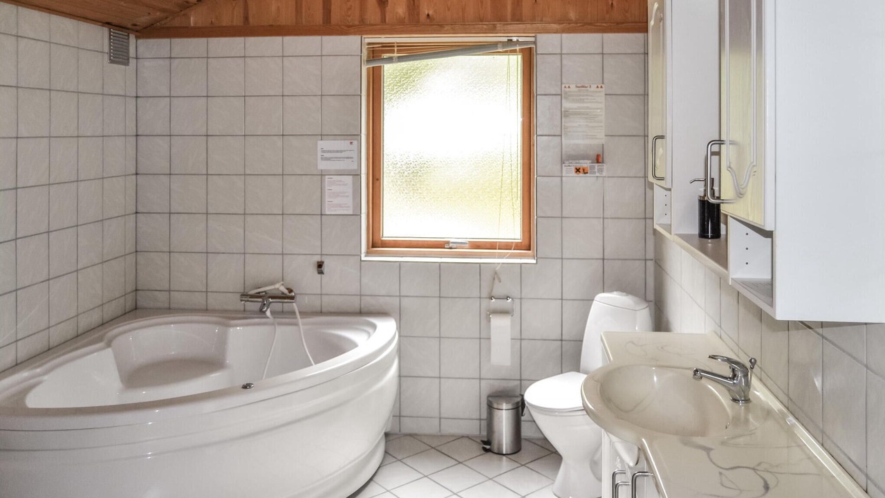 Photo of Bathroom in Aalbaek