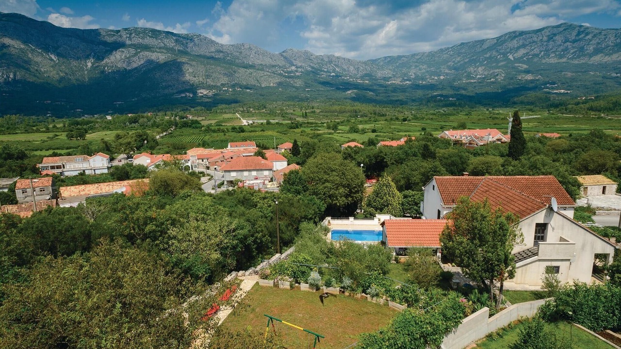 Photo of Others in Gruda